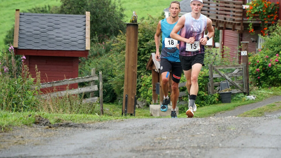 Fra Langleden i fjor der Simen Teigum Slettede fra Skjåk IL (15) ble vinner med tiden 2:09:54, 22 sekunder foran Lars Berger fra Øyer-Tretten IF med startnummer 18.