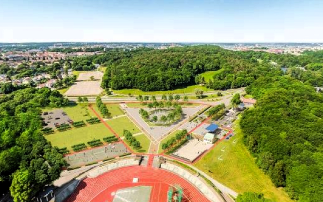 Slottskogen med Slottskogvallen i forgrunnen hvor 10 km kappgang, 10 km gateløp og halvmaraton går av stabelen under World Masters Athletics Championships i Göteborg. (Arrangørfoto)