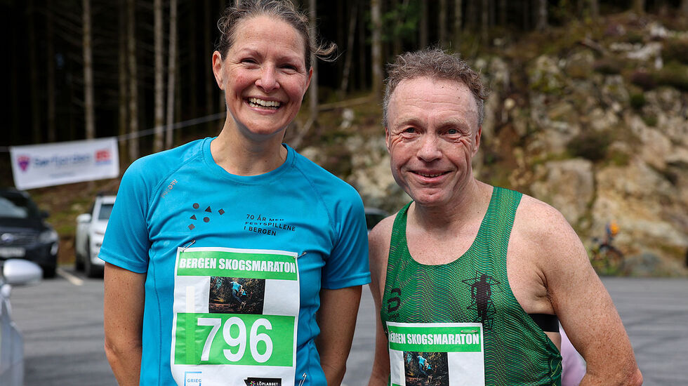 Margunn Bye Tøsdal og Frode Oldervoll var de aller raskeste gjennom maratondistansen i Bergen Skogsmaraton. (Alle foto: Arne Dag Myking)