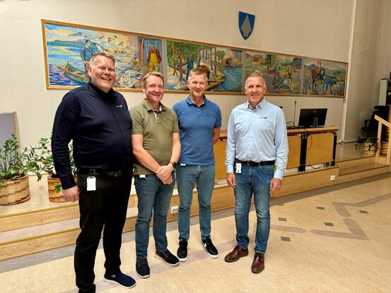 Personer i SeritEltele og Alta kommune sammen i kommunestyresalen