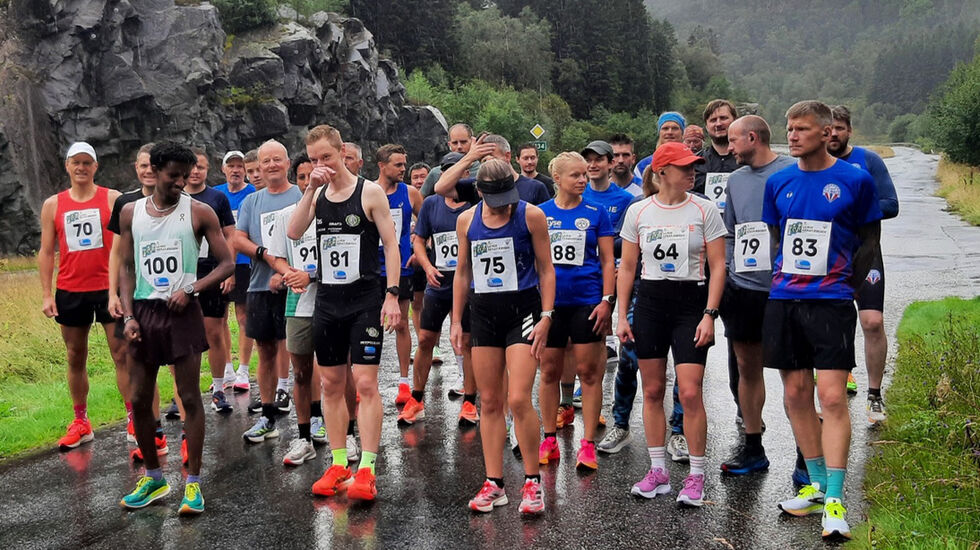 Klart til start langs Åkrafjorden. (Foto: Gisle Sellevold)