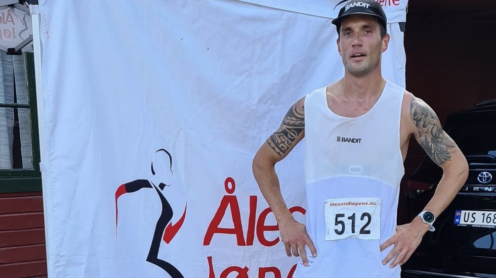 Lasse Aleksander Finstad bor i Ålesund. Han både deltok og vant dagens 10 km på solid ny løyperekord