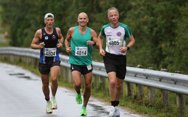 Tettrioen på herrenes maratonløp. Hilmar Kråkenes (4805) ble klar vinner til slutt. Joachim Olsvik (4804) ble nummer fire mens Karl Idar Vik (4814) tok andreplassen. (Foto: Stig Hole)
