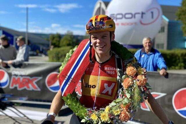 Ådne Holter etter å ha sikret seg sin andre strake seier på ny løyperekord i den 84 km lange traséen fra Rena til Lillehammer. (Foto fraBirkens facebookside)