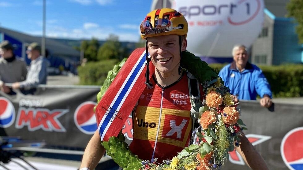 Ådne Holter etter å ha sikret seg sin andre strake seier på ny løyperekord i den 84 km lange traséen fra Rena til Lillehammer. (Foto fra Birkens facebookside)