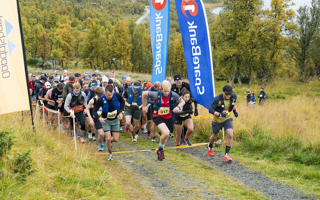 Starten går for løperne på 22 kilometer. (Foto: Johanne Østbø)