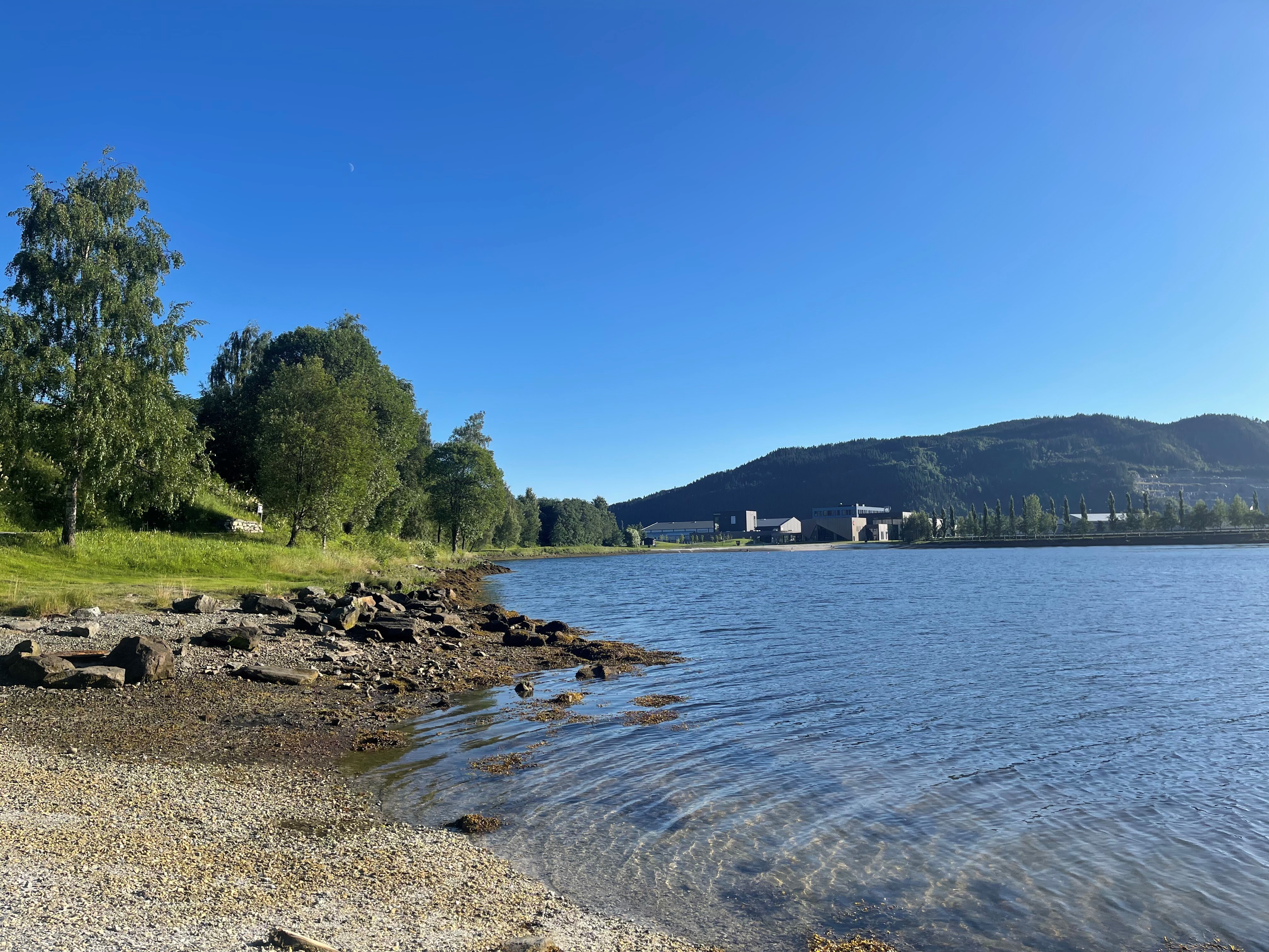 Gammelosen med Orklandbadet i bakgrunnen