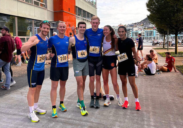 Både vinneren av herreklassen og mange av de beste løperne var fra Varegg. Her er noen av dem, og noen fra Gular: Magnus Kallager, Anders Veum, Callum Smith, Mark Purkis, Anne-Mette Juuhl, Ingela Khan. (Alle foto: Fra Bykarusellens FB-side)
