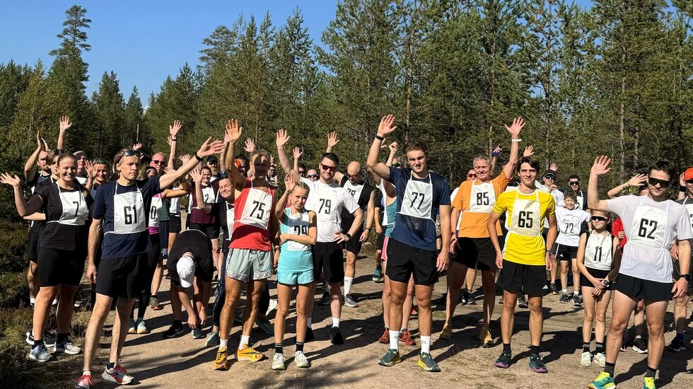Det var god stemning allerede på start i den 40. Grensetrimmen. (Foto: Hilde Hagevik Odde)