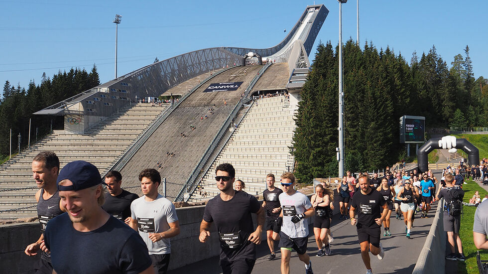 Lørdag ble den 10. utgaven av hinderløpet Toughest arrangert i Holmenkollen. (Foto: Berit Eide)