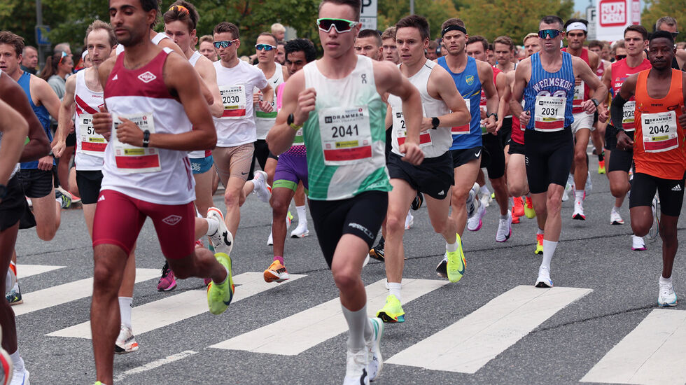 Se videoreportasje og bilder fra Drammen halvmaraton og 5 kilometer. (Foto: Tom-Arild Hansen)