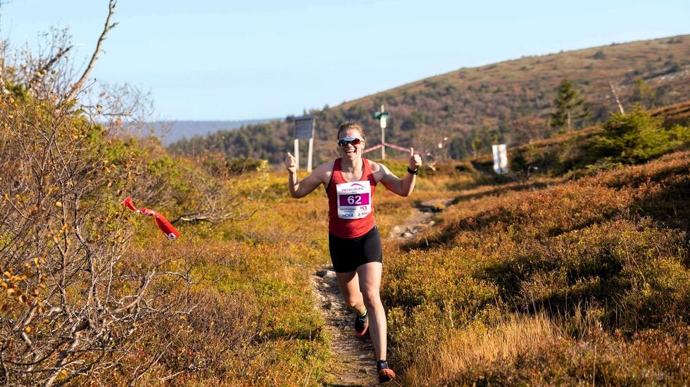 Ida Oline Talåsen kunne stråle om kapp med sola som vinner på 13 km i Trysilfjellet lørdag. (Foto fra Trysilrypas facebookside)