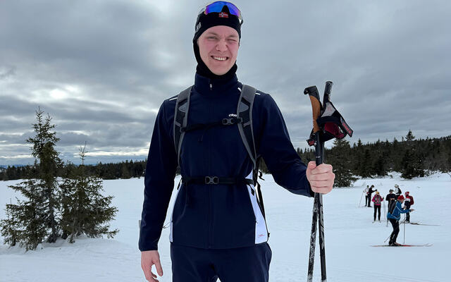 Skigåing, som her ved Sjusjøen, er en av måtene Simen Velle trener kondisjon på. (Foto: privat)