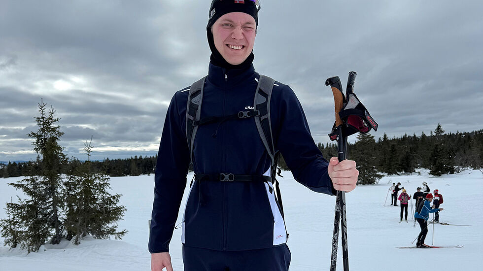 Skigåing, som her ved Sjusjøen, er en av måtene Simen Velle trener kondisjon på. (Foto: privat)