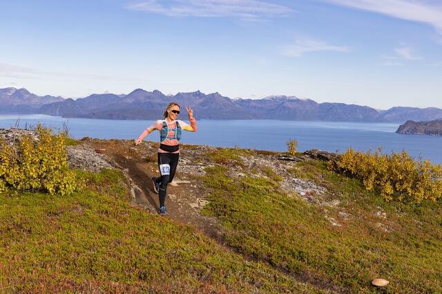 Spektakulær utsikt fra en toppene på Skjervøy. (Foto: Trond Østvang)