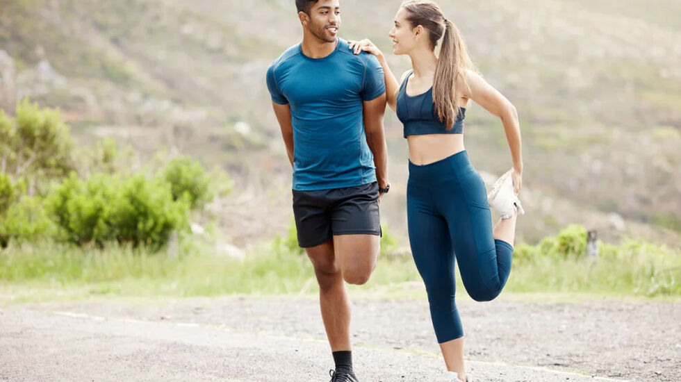 Det kan være mange grunner til å tøye, men lite tyder på at statisk tøying virker skadeforebyggende. (Foto: iStockphoto)