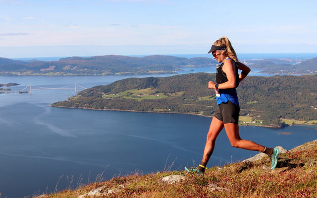 Johanna Åström fra Sverige ble beste kvinne og vant på tiden 3:19:56. Isak Bergset vant herreklassen. (Foto: Per Kåre Gagnat)
