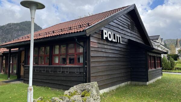 Bilete av politistasjonen i Åseral (foto Odd Helge Liestøl)