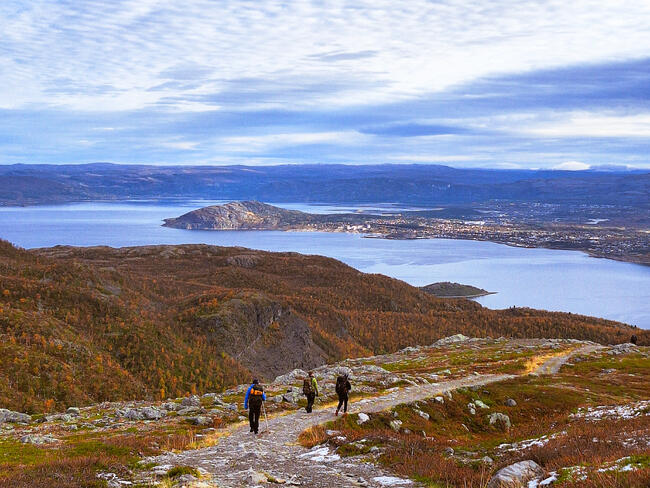 Bilde fra turen ned fra Haldde, med Alta i bakgrunnen.