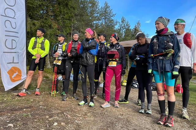 De som skal ut på den lengste distansen, 200 km, er klare til start. (Foto: #langtoglenge)