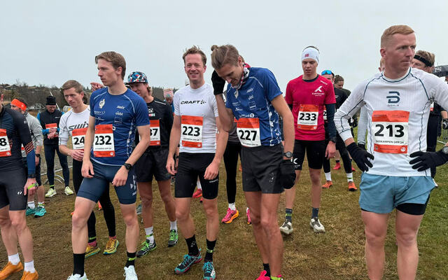 Like før start. Tarjei Bø med startnummer 223 var raskest opp bakken. (Foto: Arrangøren)