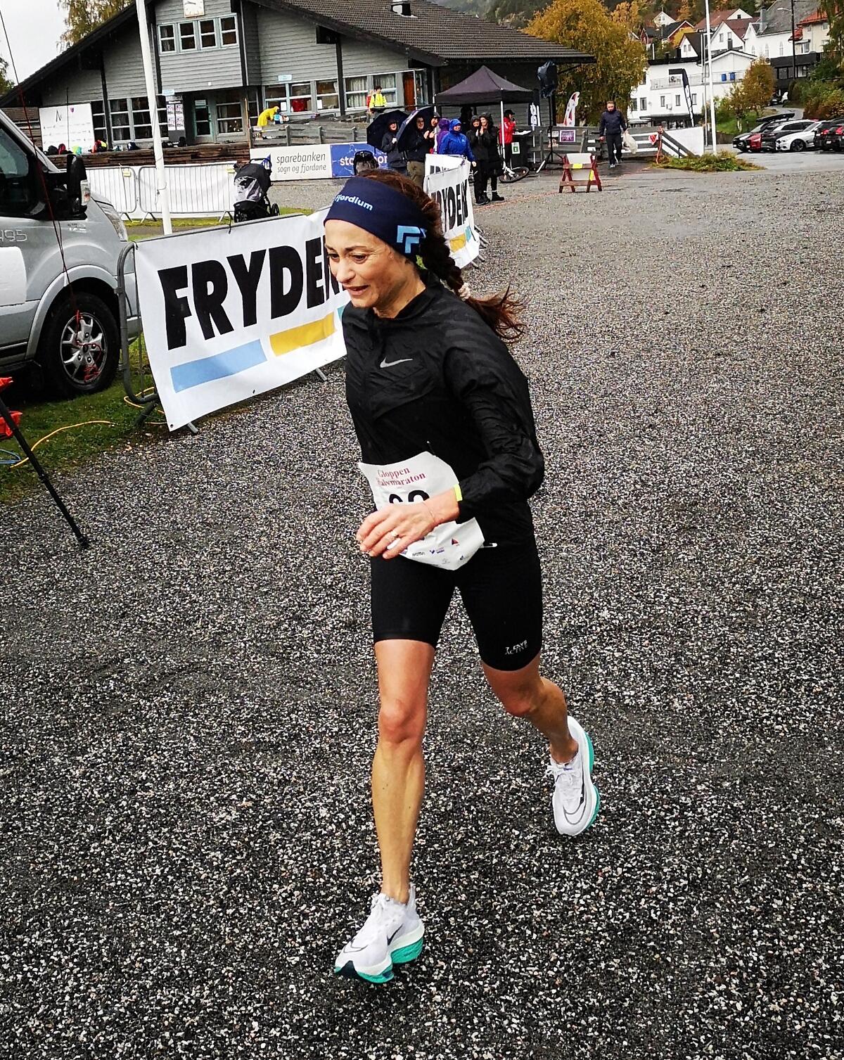 Joanna Ganc Petersen, Fjellhug Vereide