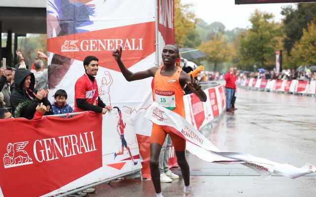 Nehemiah Kipyegon vinner søndagens maraton i München med over fem minutters margin. (Foto: Norbert Wilhelmi)
