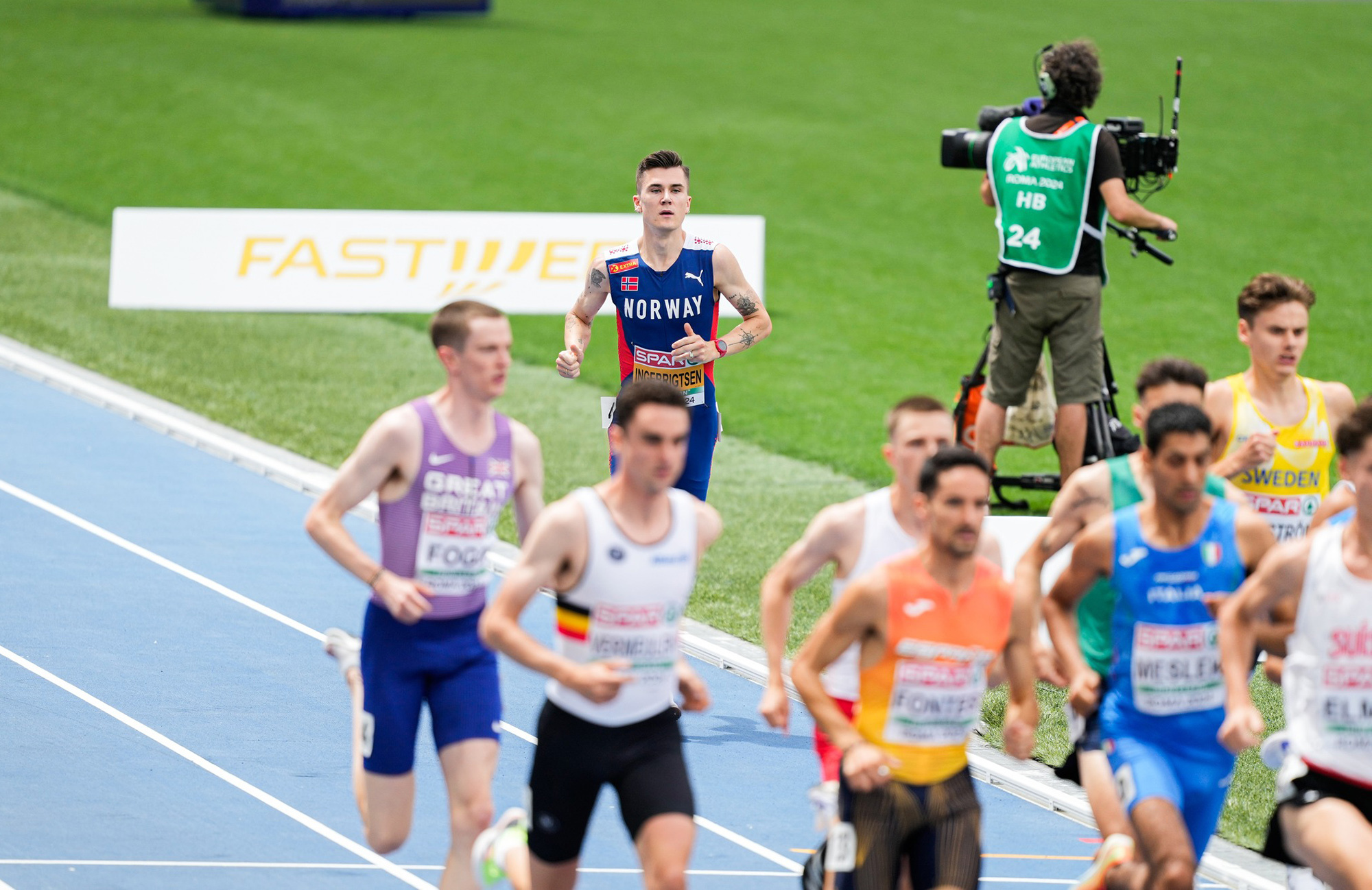 Overblikk: I motsetnad til mange av konkurrentane hadde Jakob Ingebrigtsen roa i seg. (Foto: European Athletics)