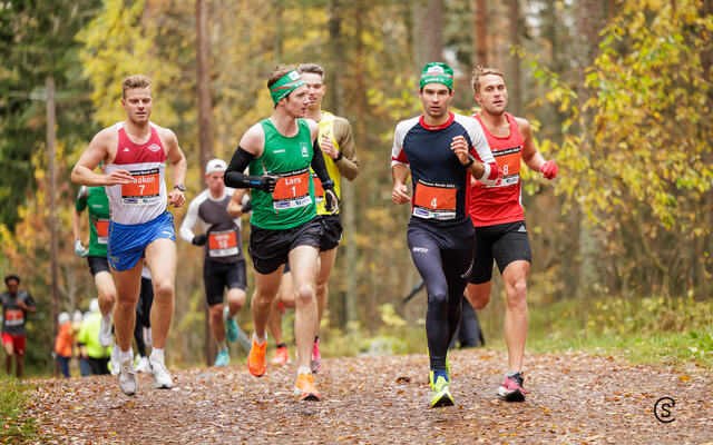 Teten på 10 km etter en km med de fire første i mål allerede i front. Hans Petter Rolke (4) fikk etter hvert en luke til Ulrik Lolland (8) og Haakon Engelsen Berg (7) som ble slått med 12 og 17 sekunder. (Foto: Sylvain Cavatz)