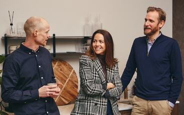 Mens digitale kanaler gir fantastiske muligheter for å nå spesifikke målgrupper med presisjon, henger mange etter når det gjelder implementering ifølge Byråleder, Caroline Hanssen (i midten).