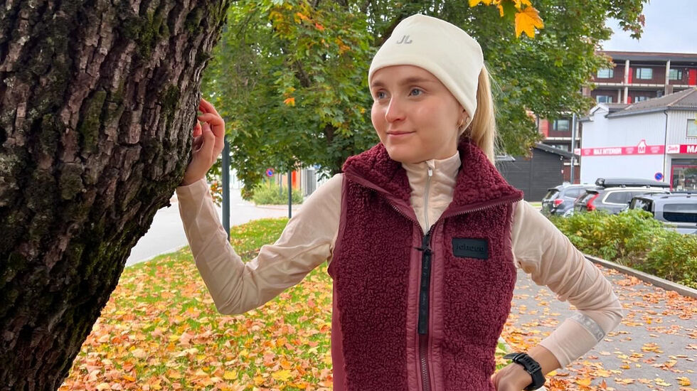Etter en lang periode med rehabilitering og alternativ trening etter bruddet i kneet er Frida Byfuglien endelig i gang og løper igjen. (Foto: privat)