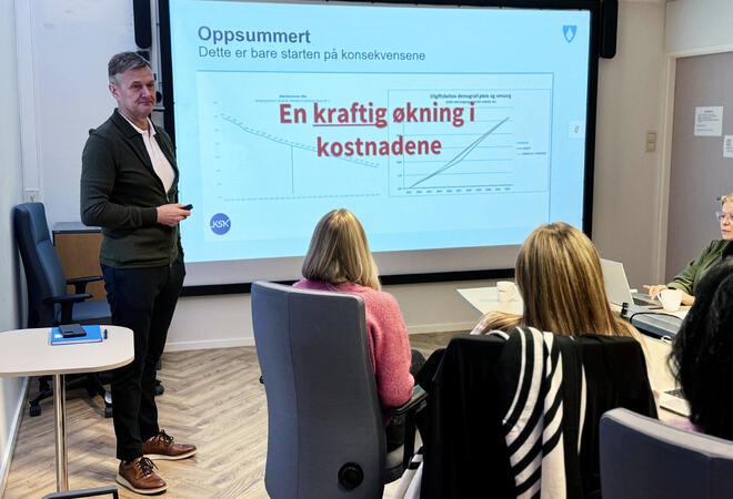 Kommunedirektøren med presentasjon for tillitsvalgte