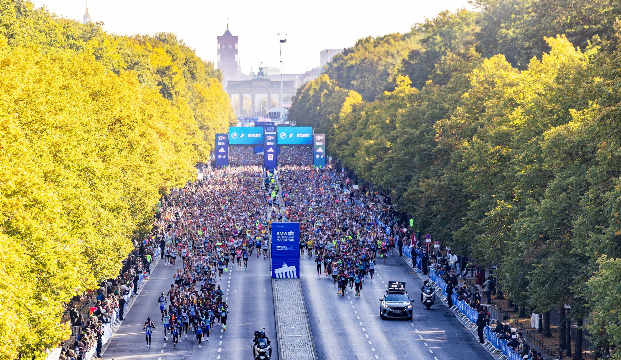 Høsten fikk en fin start for Tim Bennett og og over 54000 andre løpere med maraton gjennom Berlins gater. (Foto: Berlin Marathon)