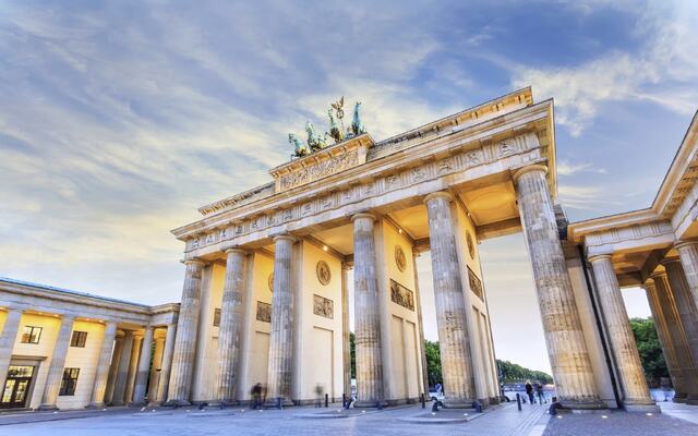 Alf B. Dahl har et pågående prosjekt mot Berlin Marathon 21. september 2025. Målet er å løpe gjennom Brandenburger Tor så tidlig at sluttida blir under 3 timer. Det har ingen norske 70-åringer gjort før. (Foto: iStockphoto/Noppasin)
