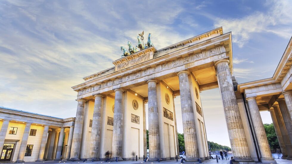 Alf B. Dahl har et pågående prosjekt mot Berlin Marathon 21. september 2025. Målet er å løpe gjennom Brandenburger Tor så tidlig at sluttida blir under 3 timer. Det har ingen norske 70-åringer gjort før. (Foto: iStockphoto/Noppasin)