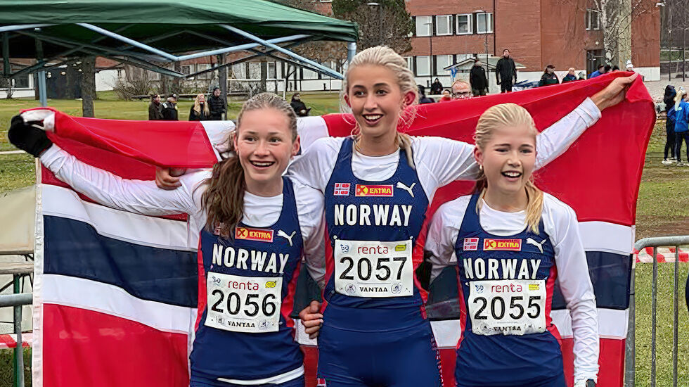 Wilma Anna Bekkemoen Torbiörnsson ble nordisk mester i terrengløp søndag formiddag, på en meget god dag for de norske jentene. Marte Hovland tok sølv, og Mia Austevik Bø tok 4. plassen. (Foto: Hans Jørgen Borgen)