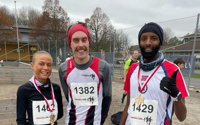På 10 km i Novemberflåset vant Angelica Karlsen, Moss IL kvinneklassen, mens herreklassen ble vunnet av svenske Mikael Ekvall foran Hamse Looyar fra Moss. (Alle foto: arrangøren)