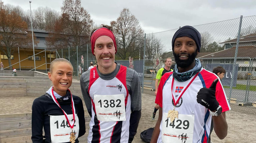 På 10 km i Novemberflåset vant Angelica Karlsen, Moss IL kvinneklassen, mens herreklassen ble vunnet av svenske Mikael Ekvall foran Hamse Looyar fra Moss. (Alle foto: arrangøren)