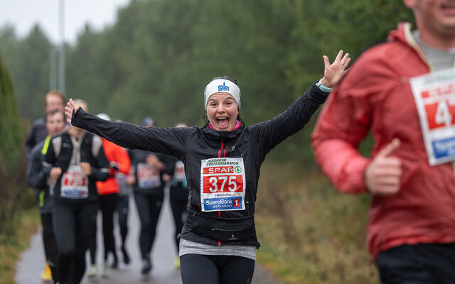 Totalt var det 2171 som fullførte en av distansene i Jessheim Vintermaraton. Blant disse var Henriethe Henriksen. (Foto: Samuel Hafsahl)