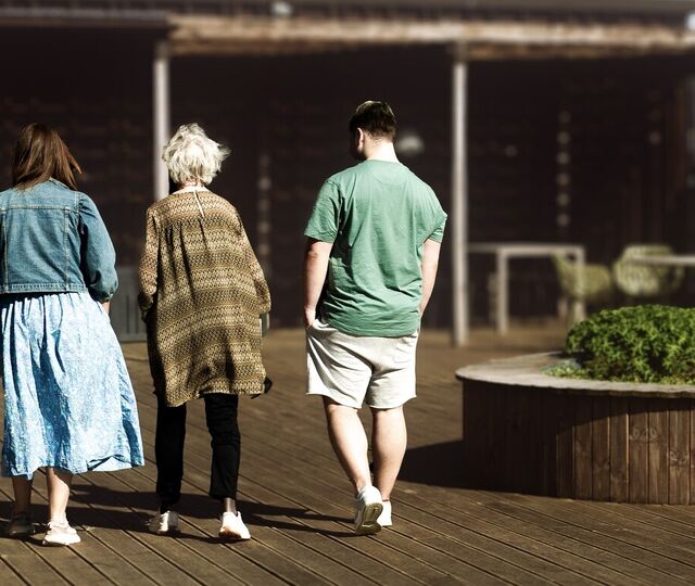 Ledelsens ansvar i møte med demensomsorg blant ansatte