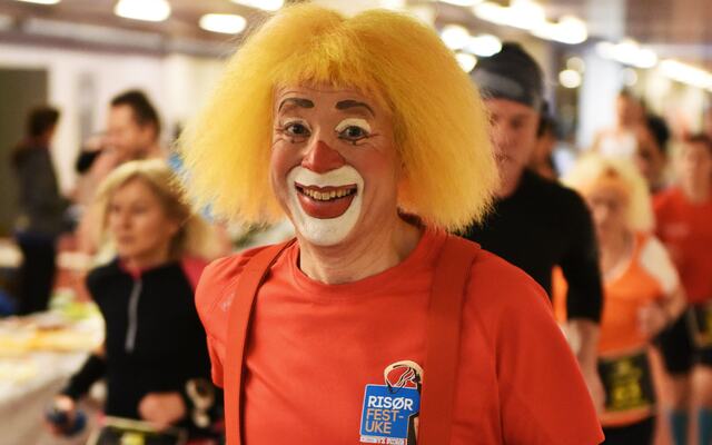Melvin Tix er ikke blant favorittene på Bislett 24-timers, men sikkert en av de som blir best lagt merke til. Bildet er fra da han løp i 2017. (Foto: Anders Tøsse)
