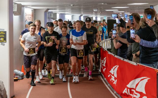 Starten på årets 24-timers løp på Bislett. Foto: Samuel Hafsahl