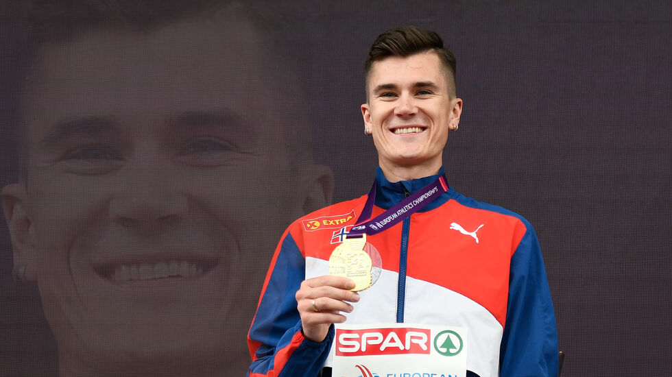 Jakob Asserson Ingebrigtsen under medaljeseremoni i sommerens EM i Roma. (Arkivfoto: Bjørn Johannessen)