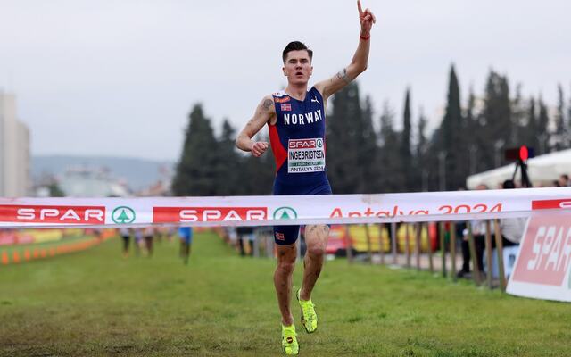 Jakob Ingebrigtsen innfridde og tok sitt tredje seniorgull og sitt sjuende gull totalt EM terrengløp i Tyrkia søndag. (Foto: arrangøren)