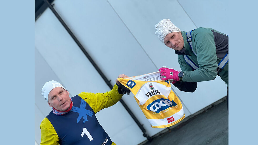 Hallgeir M Lundemo og Arild Moen er klare for Luftkrigsskolen Mil NM Backyard Ultra. Arild Moen vant til slutt hele løpet. (Foto: arrangør)