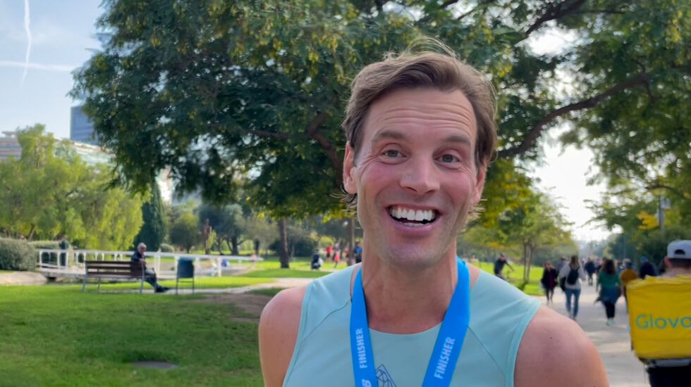 TC Høiseth var en av de mange fornøyde norske deltakerne i årets Valencia Marathon. Han var en av dem som nådde de magiske målene: ny pers og maratontid under 3 timer. (Foto: Arne Dag Myking)