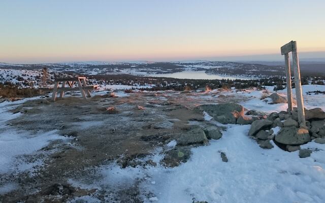 Nesten barmark på Sjusjøfjellet i 1000-meters høyde 2. juledag 2015. (Foto: Rolf Bakken)