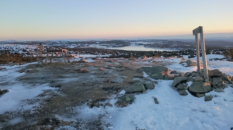 Nesten barmark på Sjusjøfjellet i 1000-meters høyde 2. juledag 2015. (Foto: Rolf Bakken)