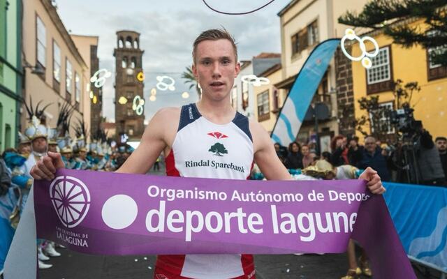 Magnus Øyen brøt målsnøret i Lagunera på Tenerife nyttårsaften. (Foto: Arrangøren))