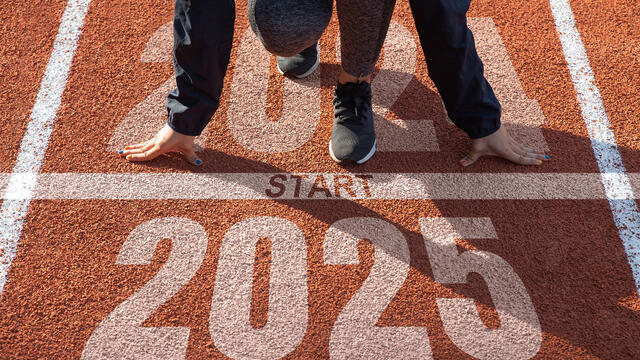 Mange har satt seg mål om bedre helse i 2025, men undersøkelser viser at kun 14 prosent av nordmenn oppnår de anbefalte 30 minuttene med daglig aktivitet. (Illustrasjon: Herbalife shutterstock)